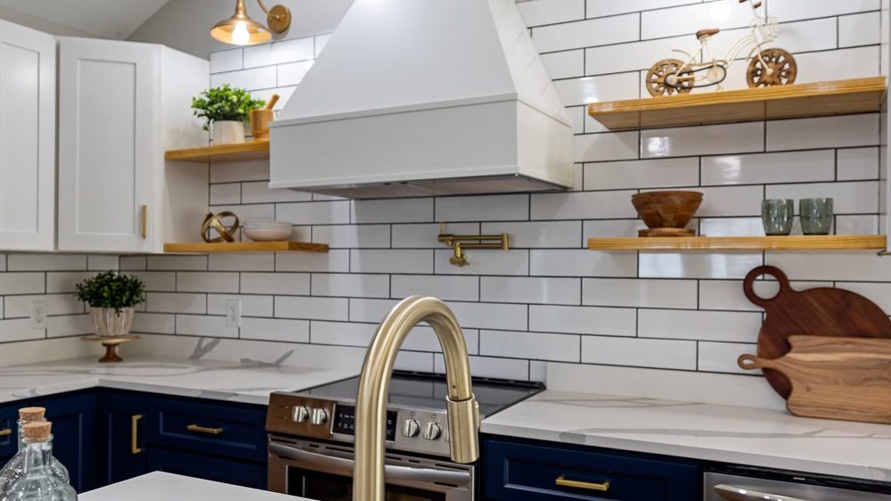 Bright kitchen with a waterfall island and modern finishes